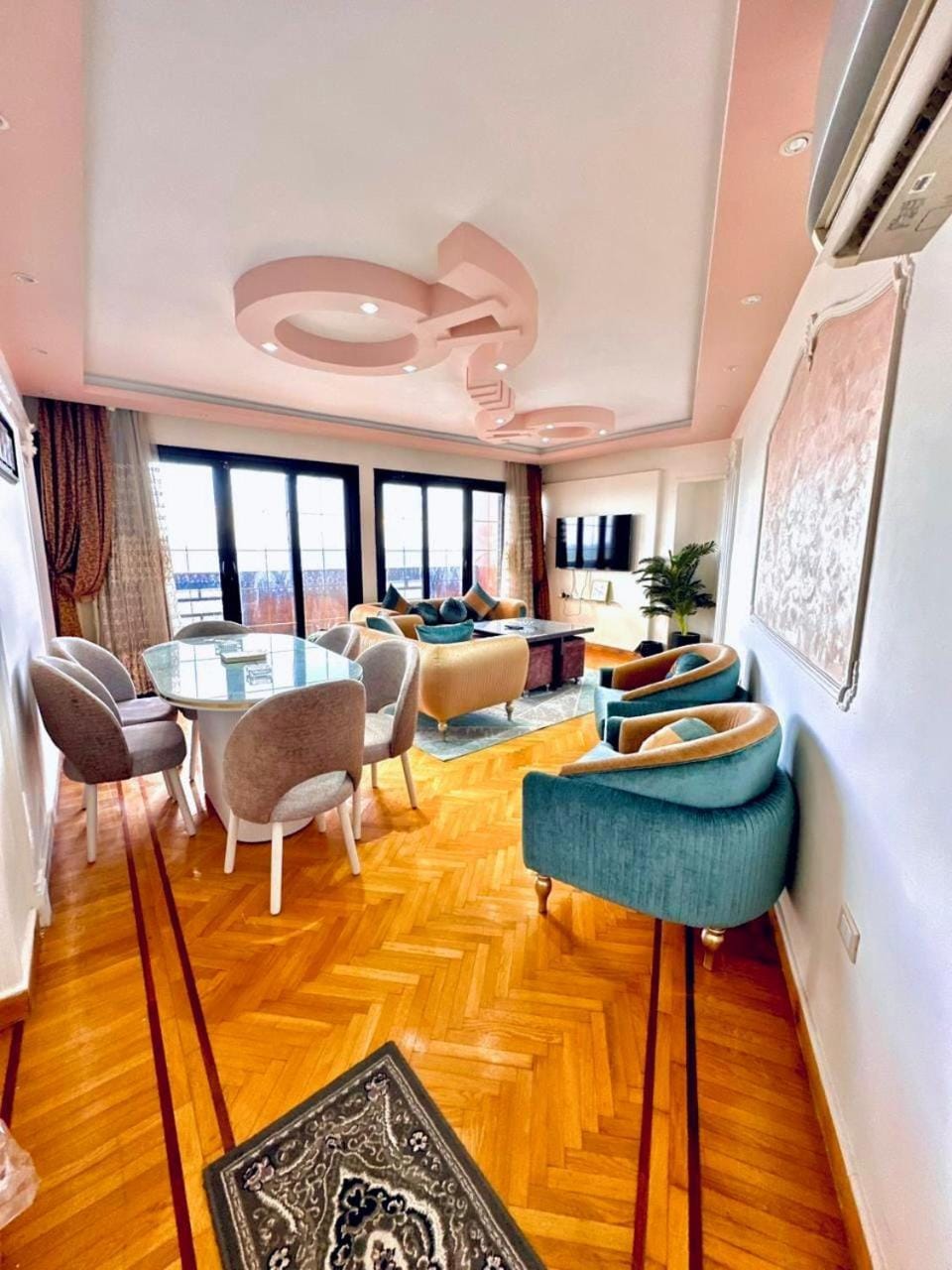Living room, Seating area, Dining area