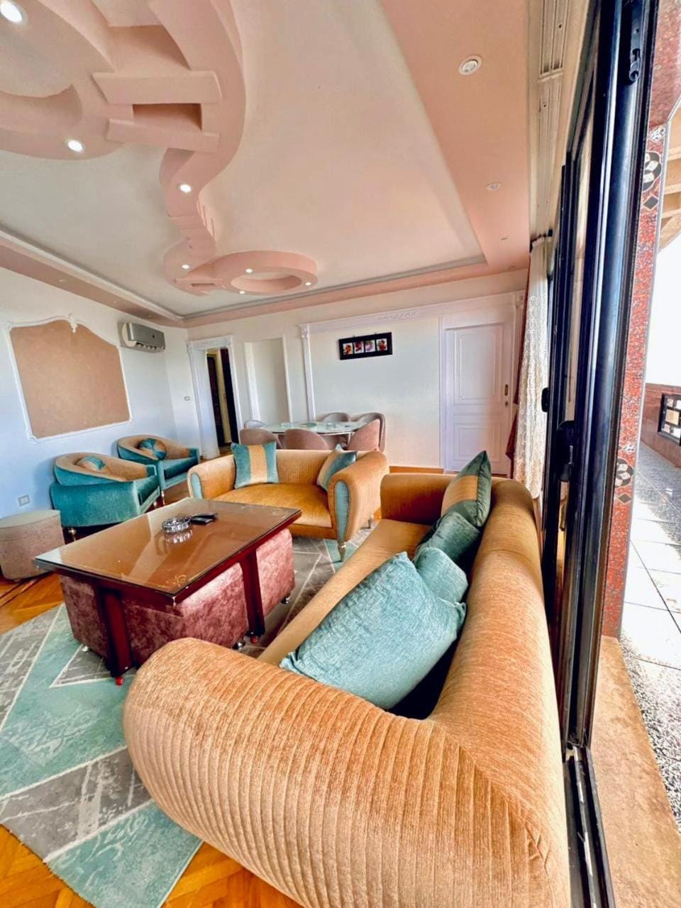 TV and multimedia, Living room, Seating area