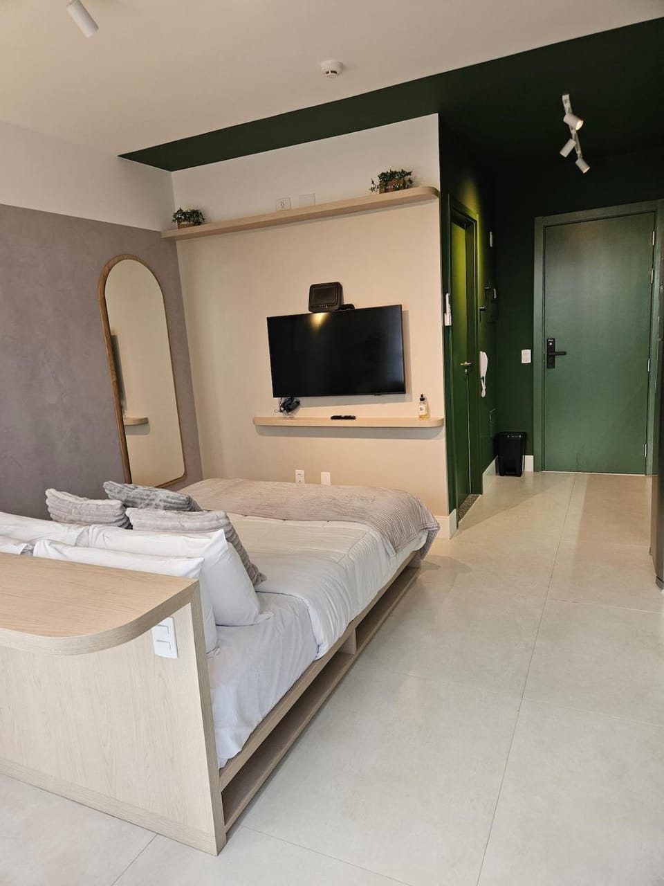 Communal lounge/ TV room, Bed, TV and multimedia, Photo of the whole room, Bedroom, wardrobe