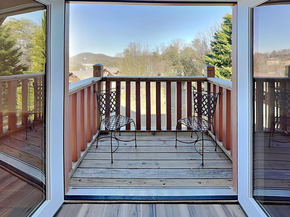 Day, Balcony/Terrace, Seating area, Mountain view