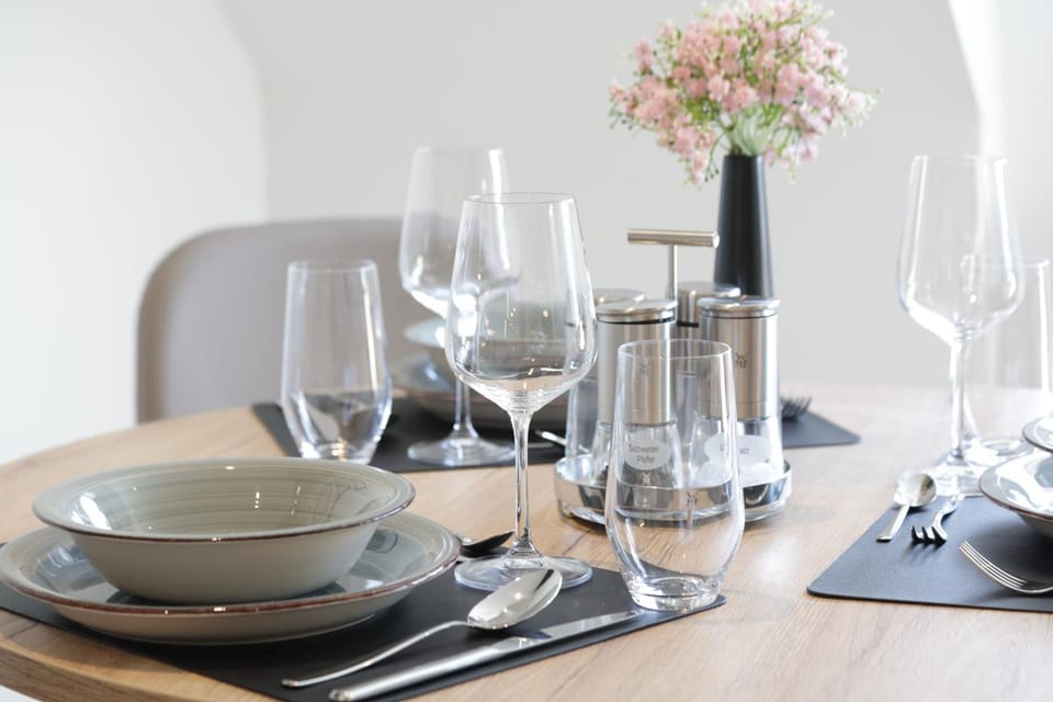 Food and drinks, Dining area, Drinks, Alcoholic drinks