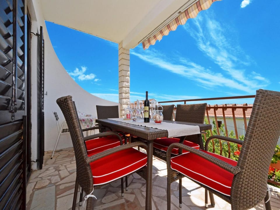 View (from property/room), Balcony/Terrace, Seating area