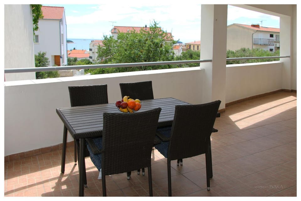 Day, Balcony/Terrace, Seating area, Dining area