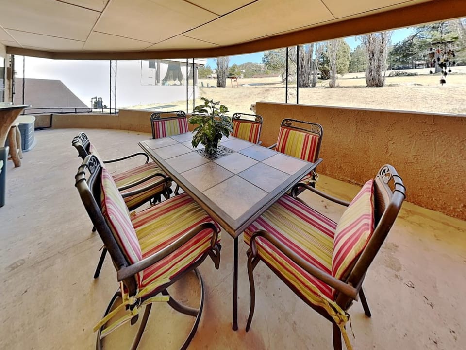 Patio, Natural landscape, View (from property/room), Balcony/Terrace, Seating area, Dining area, furniture