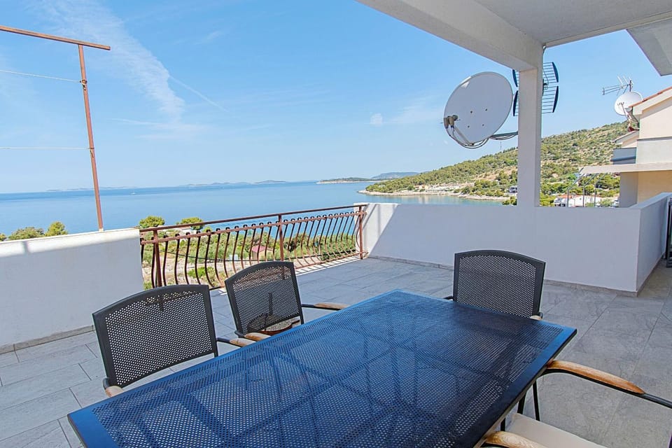 Day, View (from property/room), Balcony/Terrace, Seating area, Landmark view, Sea view
