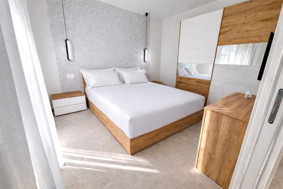 Bed, Photo of the whole room, Bedroom, wardrobe