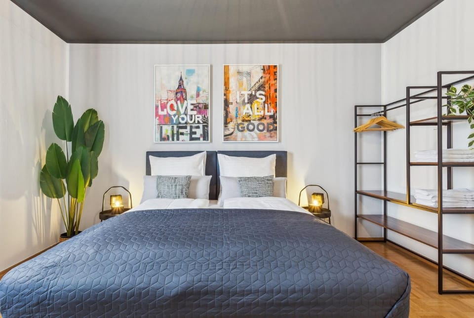 Bed, TV and multimedia, Photo of the whole room, Bedroom, cot