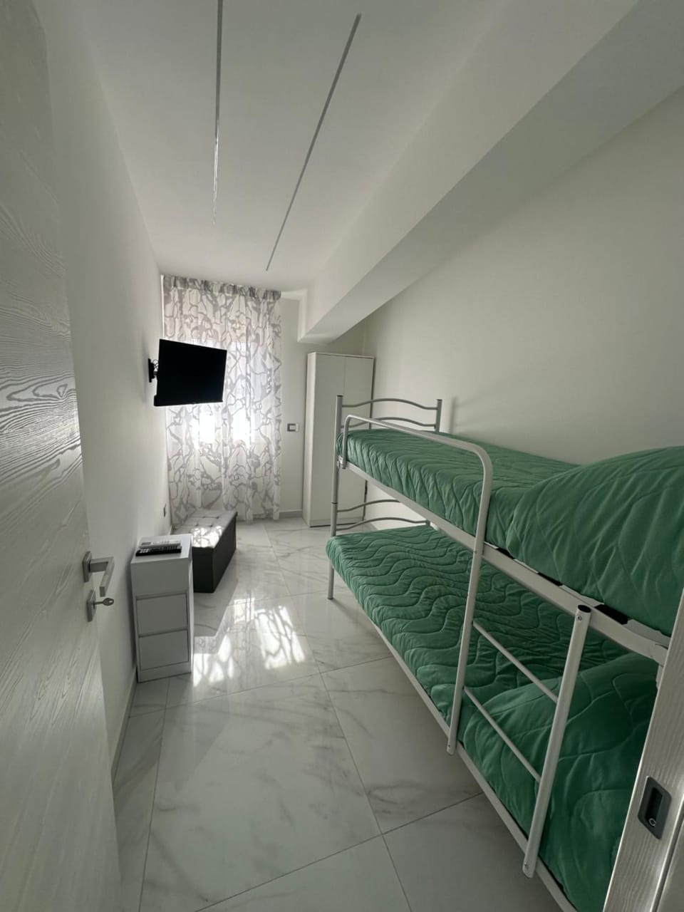 Bed, TV and multimedia, Photo of the whole room, Bedroom, bunk bed