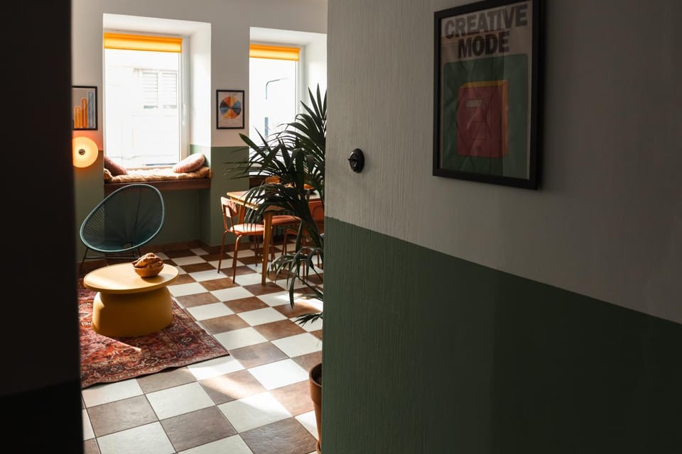Living room, Decorative detail, Seating area