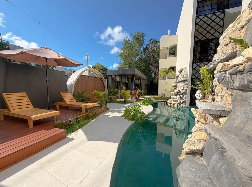 Swimming pool