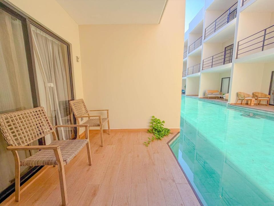 Balcony/Terrace, Swimming pool
