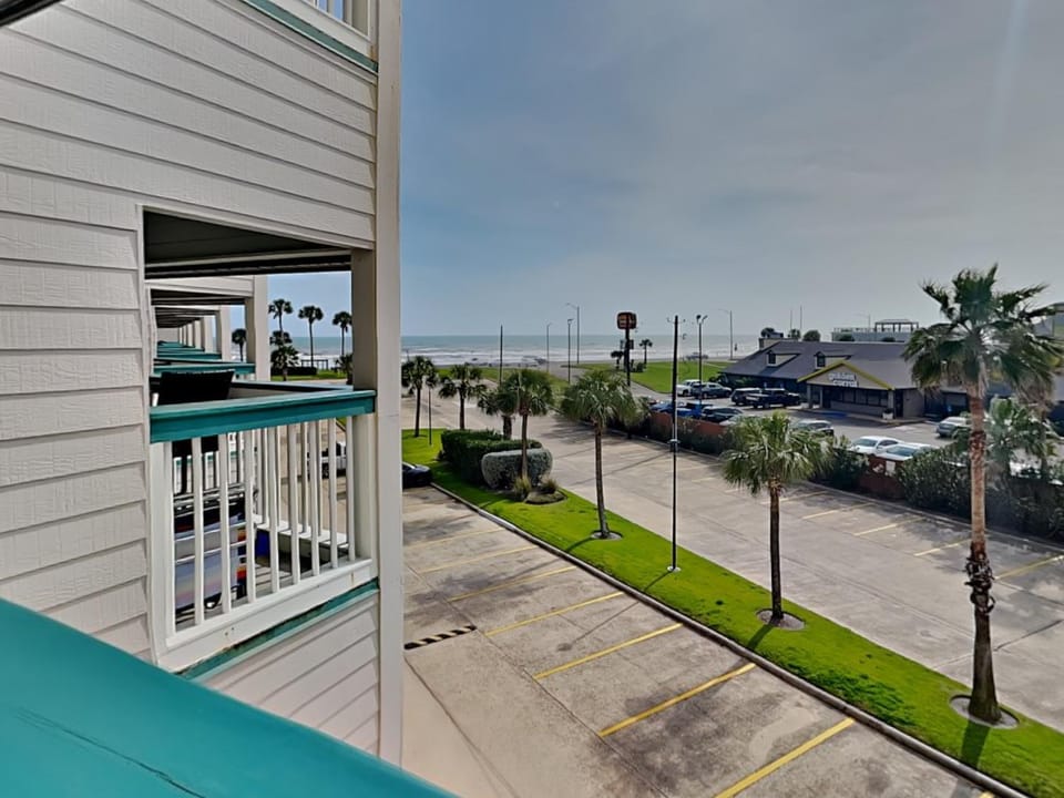 Property building, Neighbourhood, Balcony/Terrace, Sea view, Parking