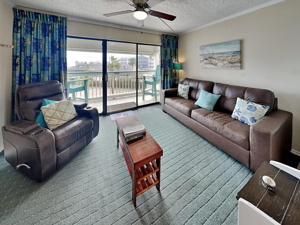 Balcony/Terrace, Living room, Seating area, furniture