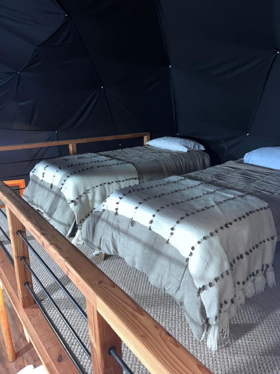 Bed, Photo of the whole room, Decorative detail, Decorative detail