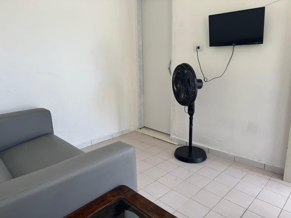Kitinet para 03 em Boa Viagem próximo aeroporto e praia House in Recife