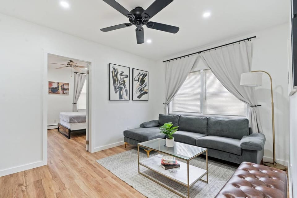 Cozy Retreat 15Min to NYC, FIFA, Mall,FREE Parking - Apartment Apartment in Union City