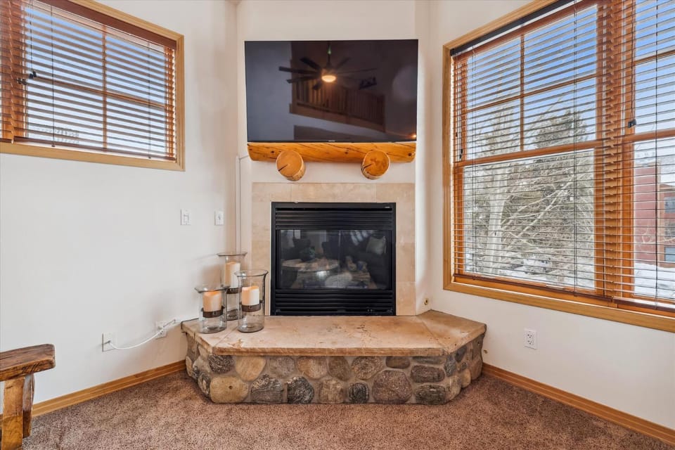 Experience Breckenridge at Corral 309W, a spacious 3 bedroom condo with stunning mountain views Apartment in Breckenridge