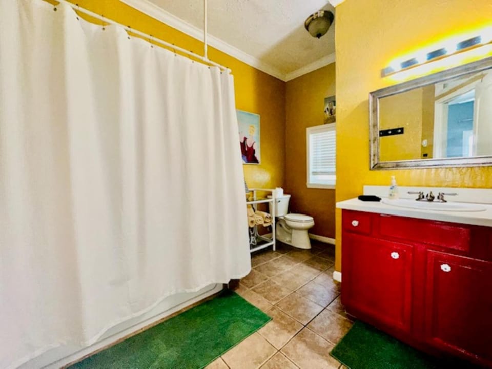 Surf & Strand Unit B Apartment in Galveston Island
