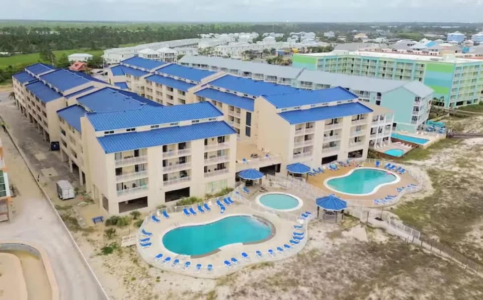 Beachfront Complex Sugar Beach Studio Sleeps 2 House in Orange Beach