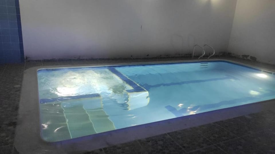 Hot Tub, Swimming pool