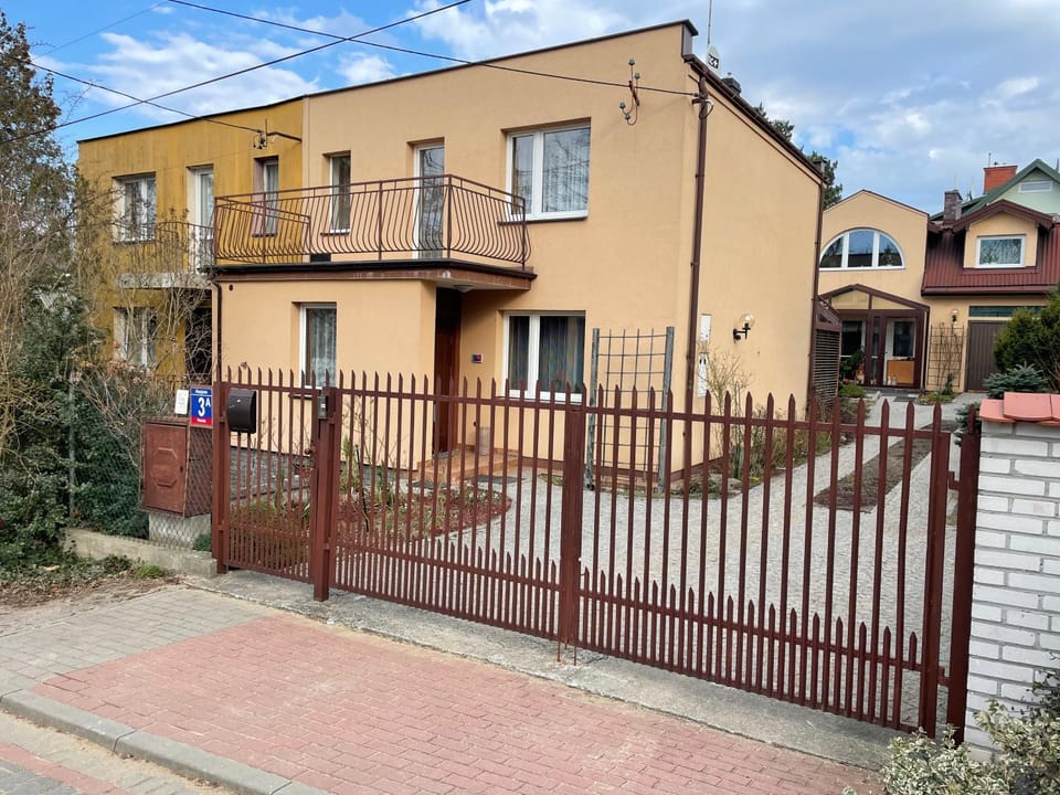 Property building, Day, Neighbourhood, Street view
