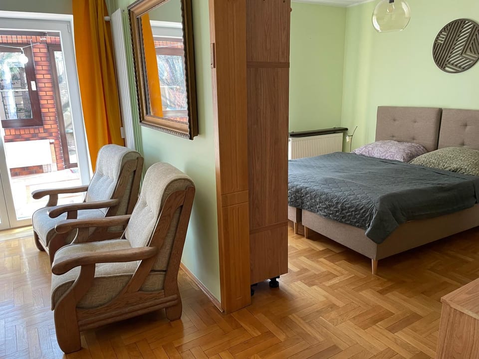 Bed, Photo of the whole room, Seating area