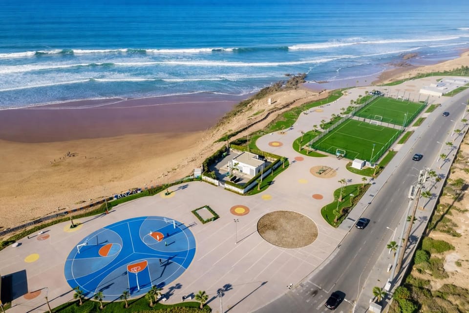 Neighbourhood, Natural landscape, Beach, Sea view