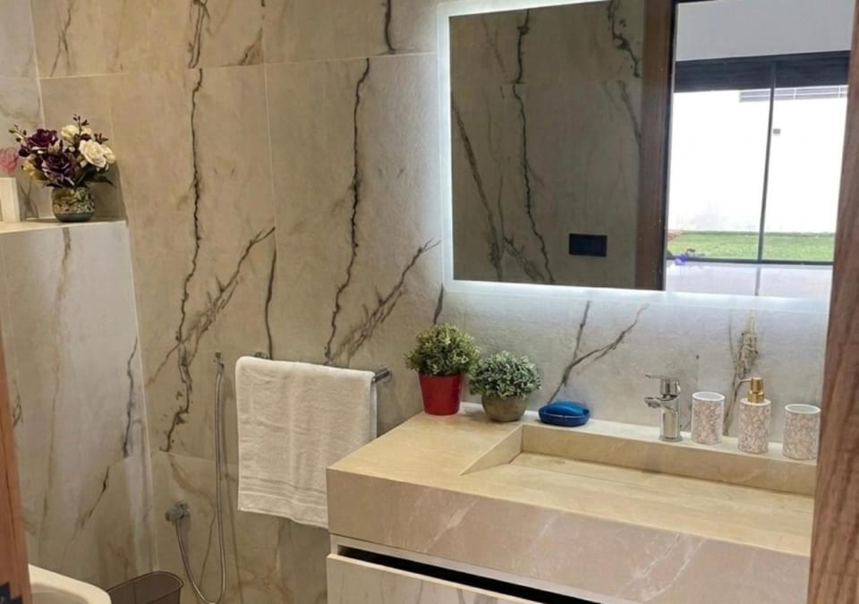 Bathroom, towels