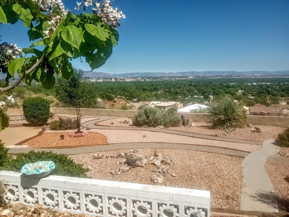 Twilight views guest suite Apartment in Albuquerque