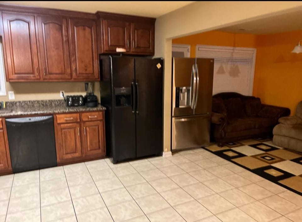 Huntsville, Alabama Spacious Four Bedrooms and Three Bathrooms Getaway House in Huntsville