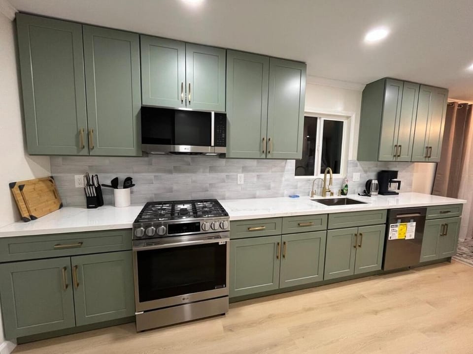 Modern Family 3BR Near LAX & Disney House in Harbor City