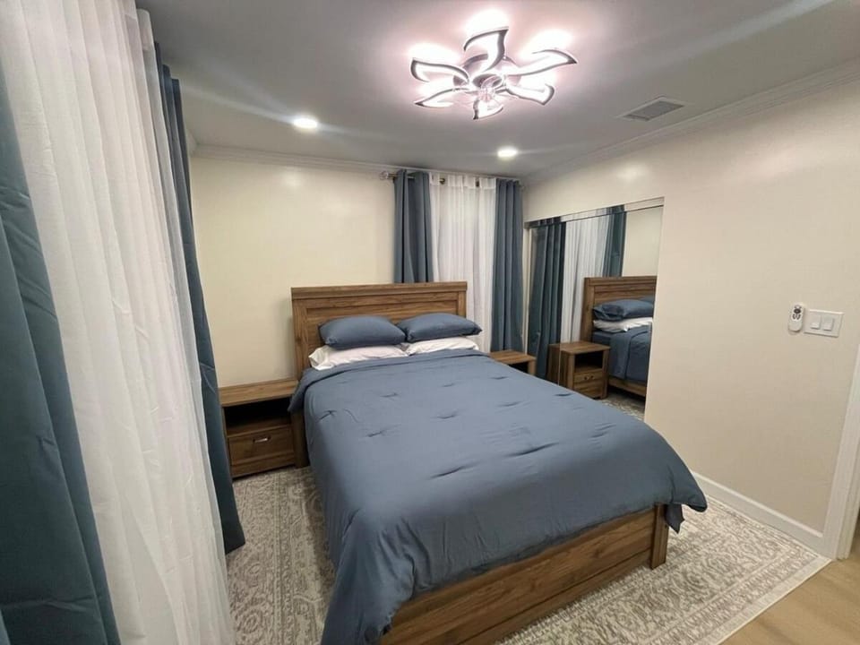 Modern Family 3BR Near LAX & Disney House in Harbor City