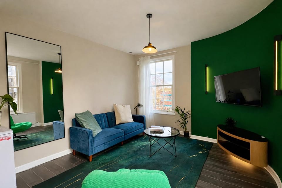 TV and multimedia, Living room, Seating area
