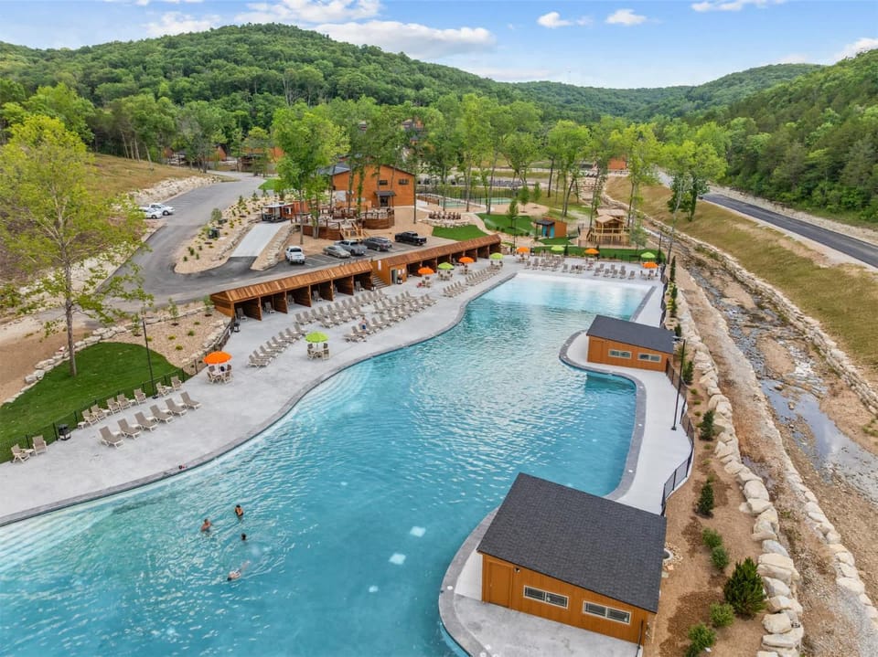 Cozy Creekside Stay for 8 House in Ridgedale