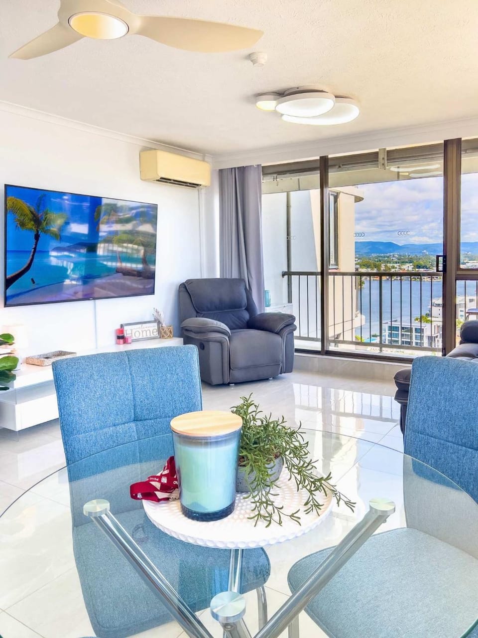 The Enderley Escape Apartment in Surfers Paradise Boulevard