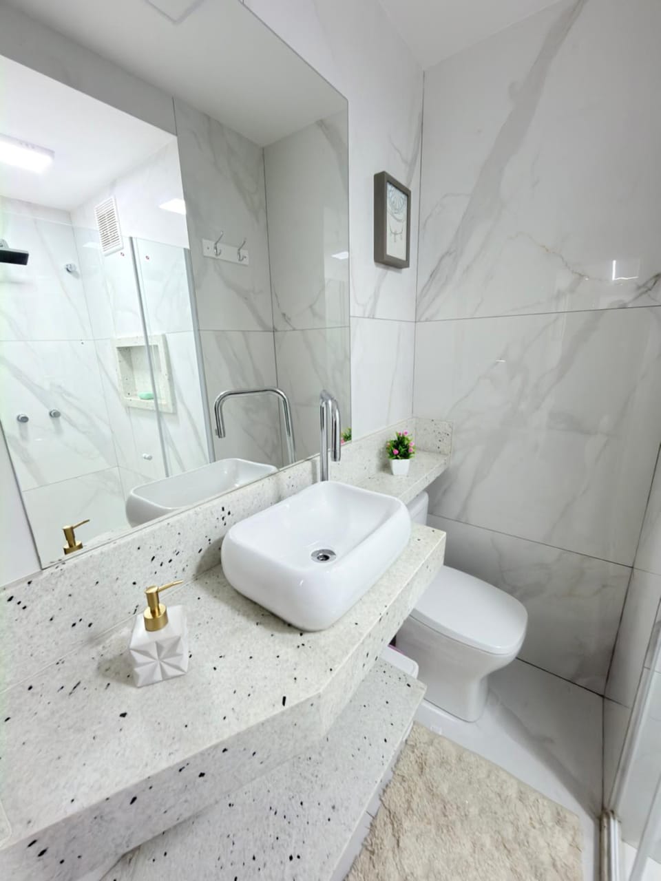 Shower, Bathroom, towels