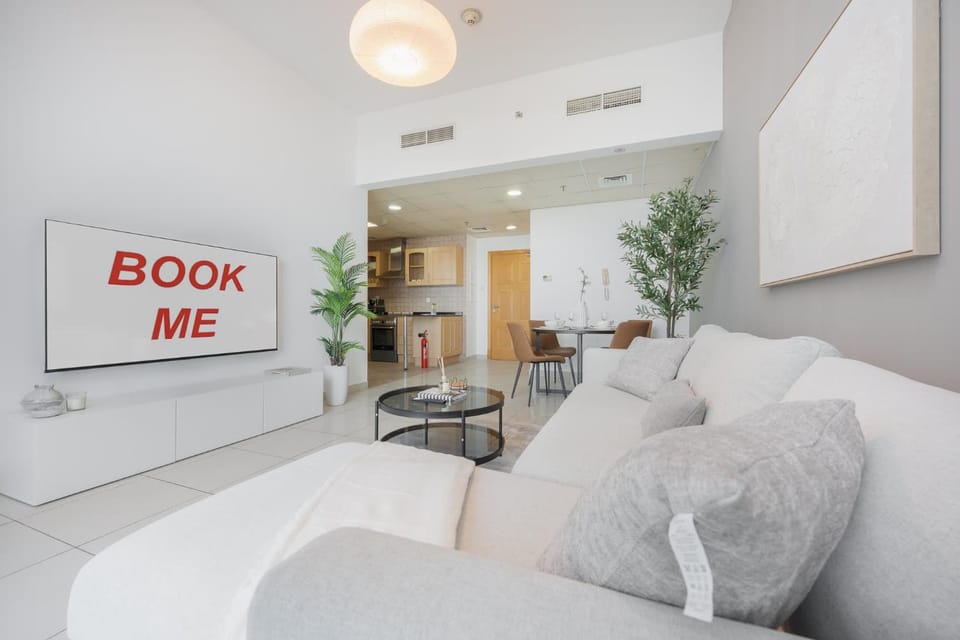 Free housekeeping visits during your stay - StayShort - Modern JLT Apartment with City Views Sleeps 4 Apartment in Dubai