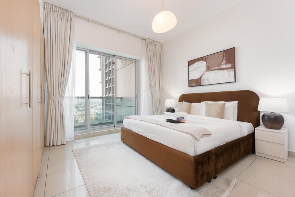 Free housekeeping visits during your stay - StayShort - Modern JLT Apartment with City Views Sleeps 4 Apartment in Dubai