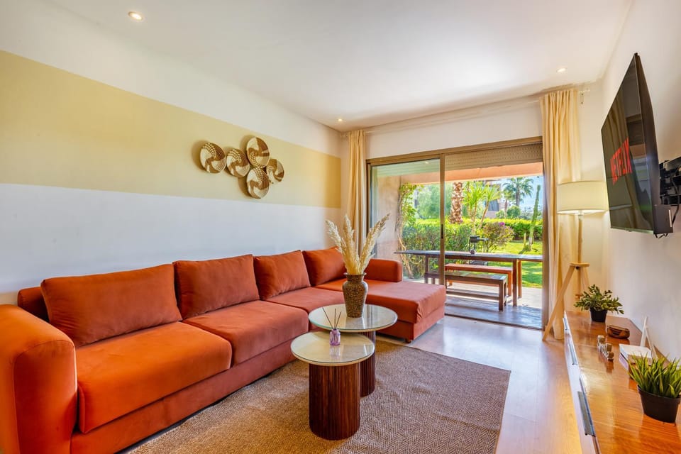 Communal lounge/ TV room, TV and multimedia, Living room, Seating area, Evening entertainment