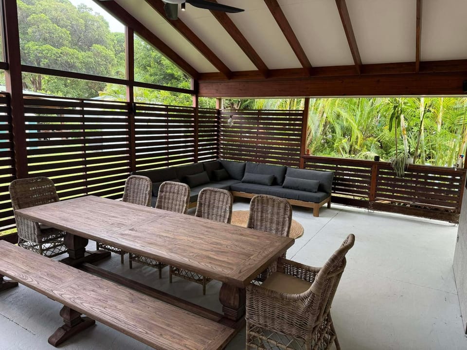 Patio, Dining area