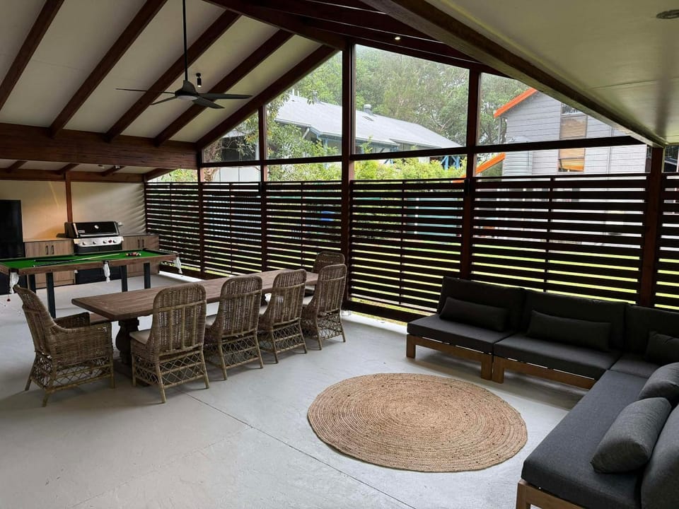 Patio, Dining area