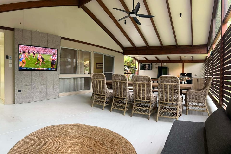 TV and multimedia, Seating area, Dining area, Evening entertainment