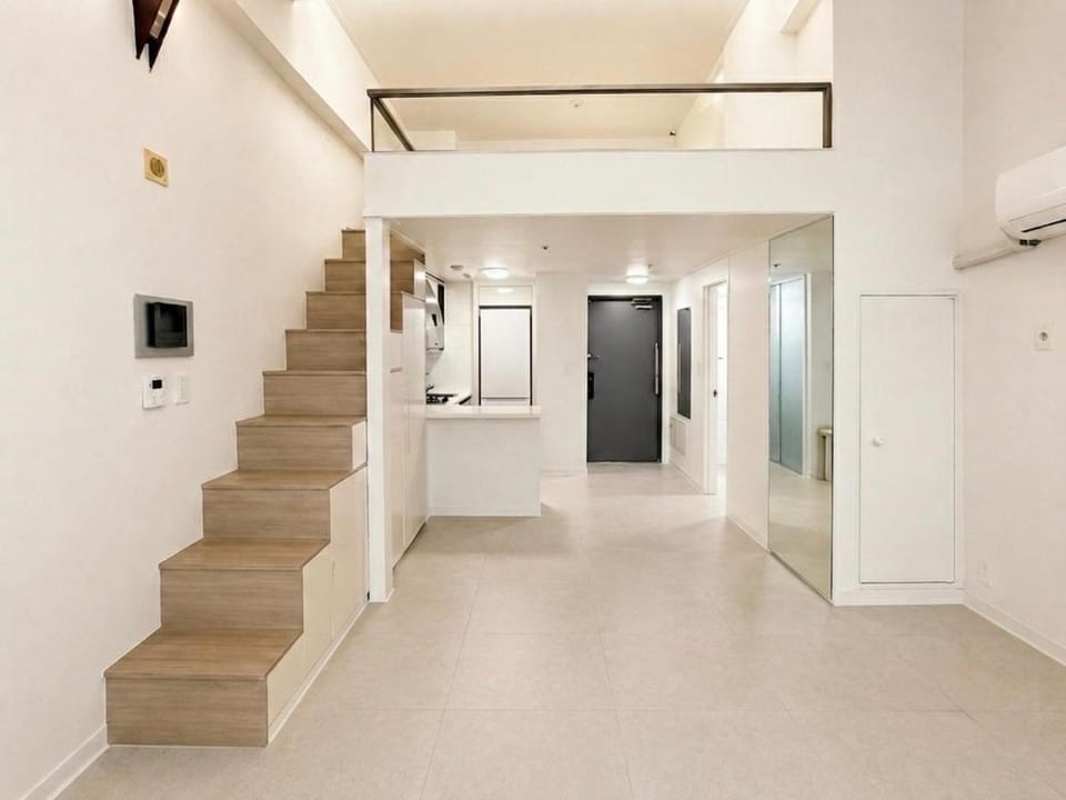 2 min to Seoul station, 2Beds, 1Baths, loft style Apartment in Seoul