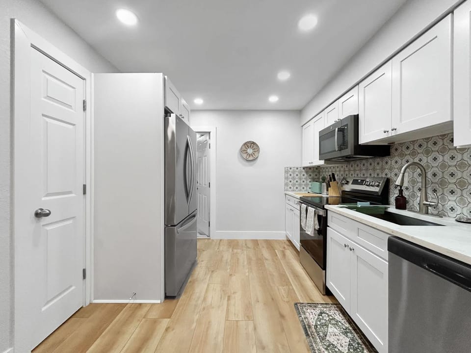 Casa De Campo Unit B Up to 3 House in Tampa