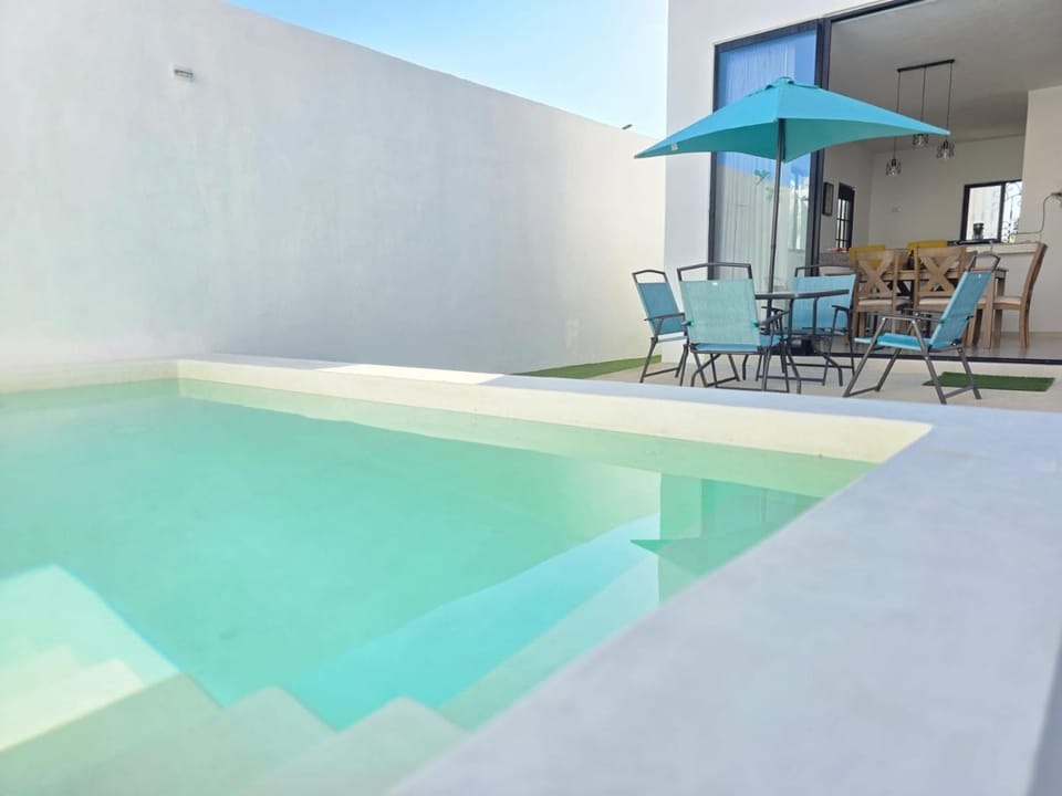 Patio, Balcony/Terrace, Pool view, Swimming pool, sunbed
