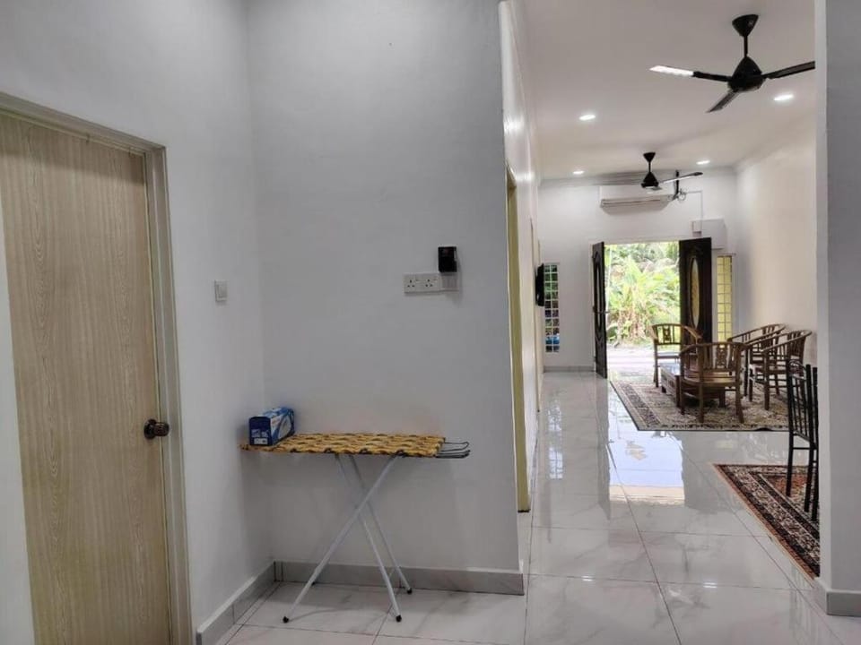 NEAR Pasir Penambang & Tanjong Karang House in Selangor, Malaysia