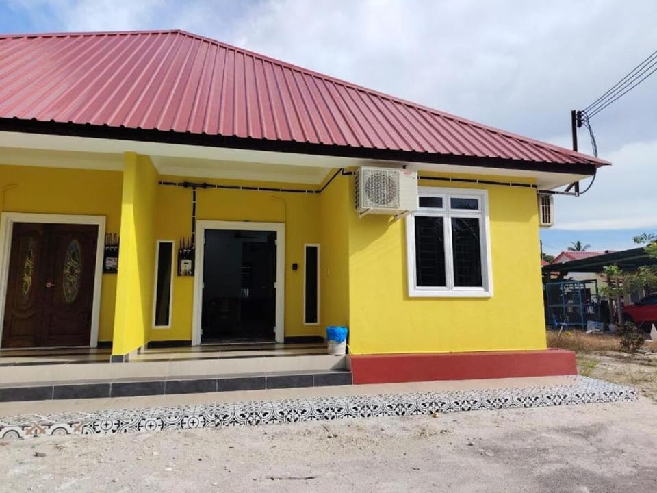 NEAR Pasir Penambang & Tanjong Karang House in Selangor, Malaysia