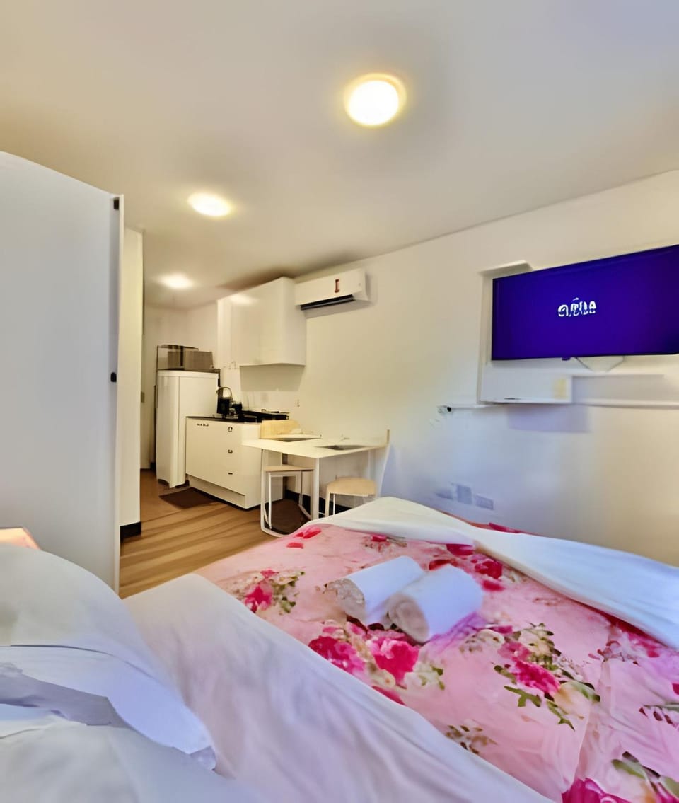 Photo of the whole room, Bedroom, air conditioner
