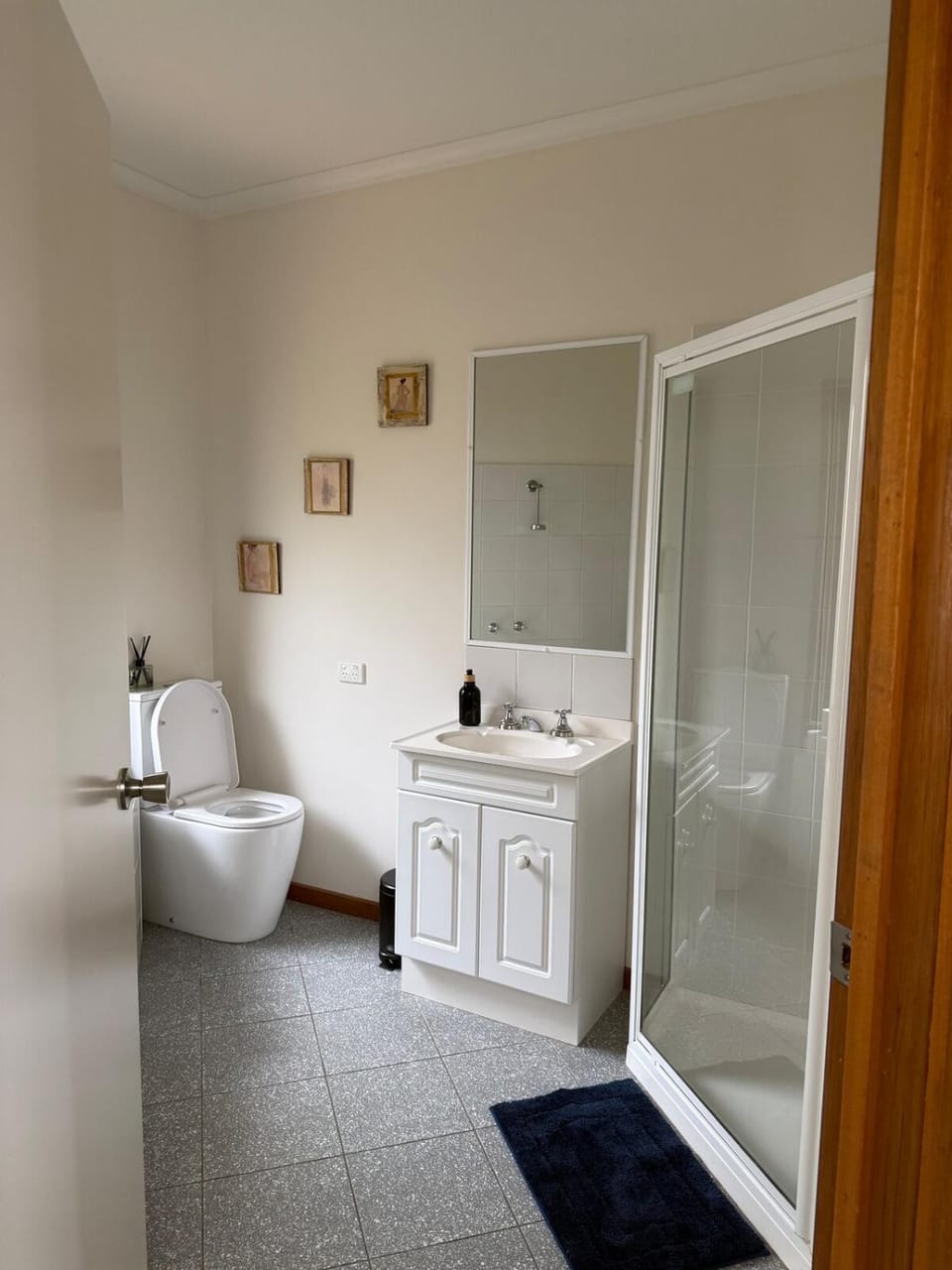 Sorrento Breeze 2pm check out for bookings in March House in Melbourne Road