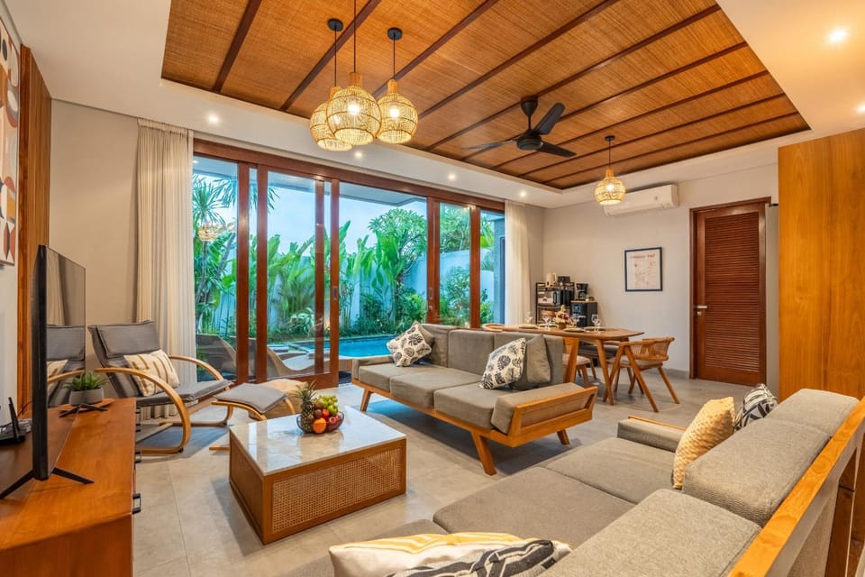 Communal lounge/ TV room, Living room